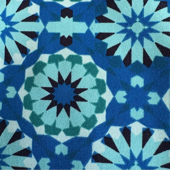 Tranquility by Colorado Clothing Blue and White Mini Skirt, Large - Picture 7 of 9